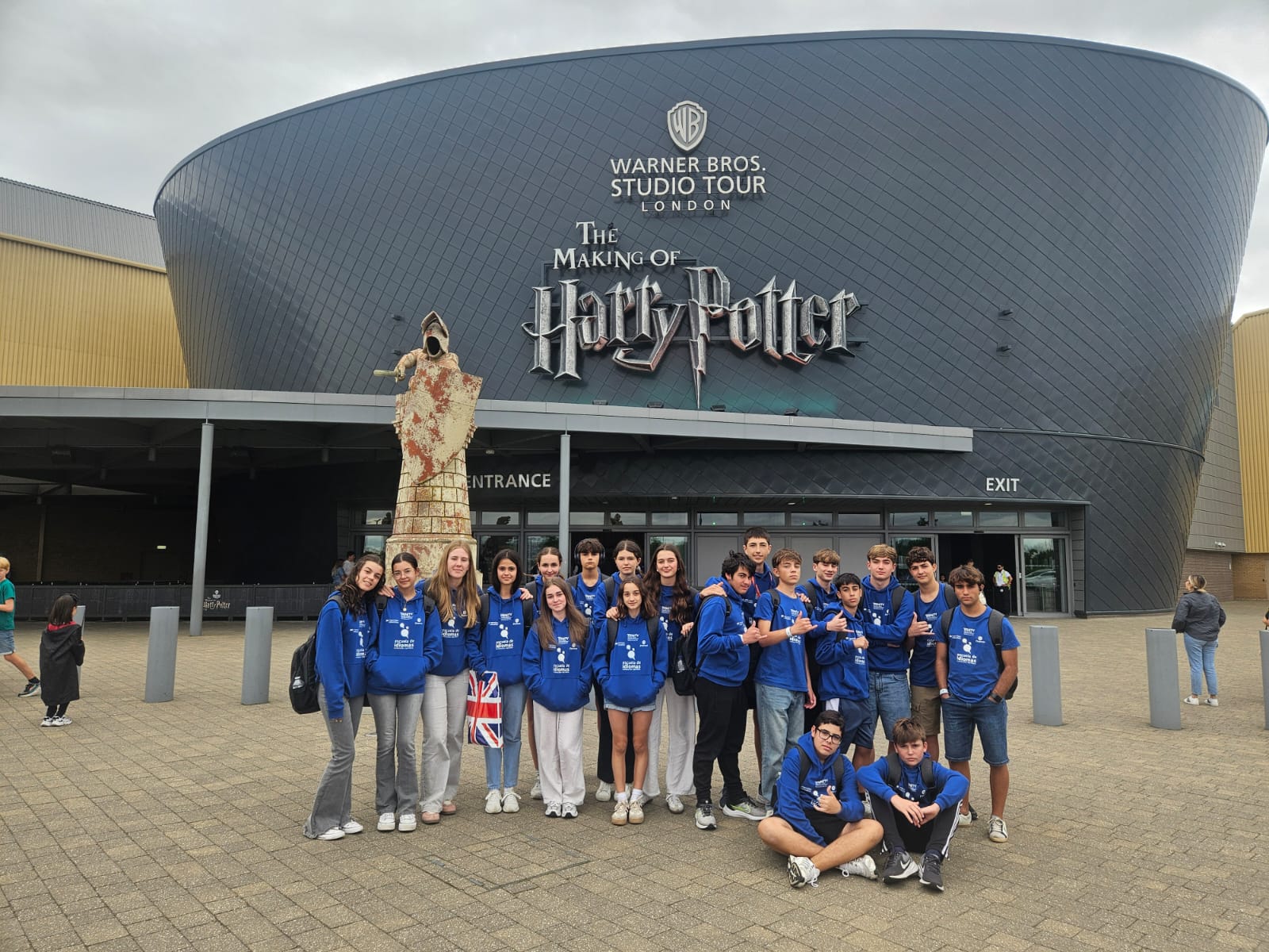 WhatsApp Image 2025-11-19 at 14.32.00 (4)